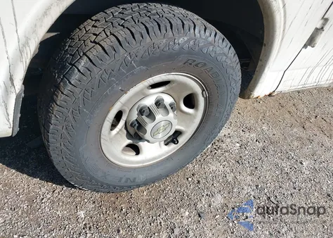 2008 Chevrolet Express Work Van z USA, uszkodzony, nr VIN 1GCHG35K381141645